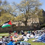 متظاهرون في جامعة “ييل” الأمريكية يرشقون بن غفير بعبوات المياه (فيديو)