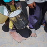 إسرائيل قد تستأنف إدخال المساعدات إلى غزة مع ضمان عدم وصولها إلى “حماس”