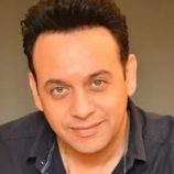 تطورات الحالة الصحية للفنان مصطفى قمر