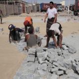 استمرار أعمال الرصف الحجري في شوارع الدرين بالمنصورة