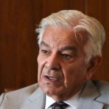 وزير الدفاع الباكستاني: التوتر مع الهند قد يؤدي إلى حرب نووية