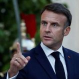 ماكرون يعرض على إسرائيل المساعدة لمكافحة الحرائق