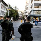 اليونان.. مقتل امرأة بانفجار عبوة ناسفة (صور)