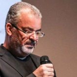 سحب الثقة من نقيب الفنانين السوريين مازن الناطور