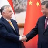 شي جينبينغ يشيد بمتانة العلاقات الصينية-الروسية