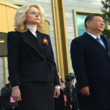 استقبال الرئيس الصيني شي جين بينغ في مطار موسكو