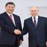 بدء محادثات بوتين وشي في الكرملين (فيديو)