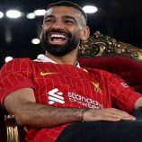 محمد صلاح  يفاجئ الجميع ويفضل ميسي على نفسه (فيديو)
