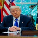 “بلومبيرغ” : ترامب يهمّش مجلس الأمن القومي