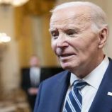 بايدن ينشر أول صورة له بعد إعلان إصابته بالسرطان (صورة)