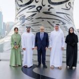 رئيس الوزراء اللبناني يزور متحف المستقبل في دبي