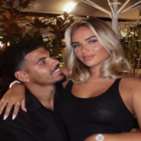 صديقة نجم نوتنغهام فورست تشعل مواقع التواصل الاجتماعي بملابس مثيرة (صور)