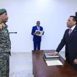 رئيس الوزراء السوداني الجديد يؤدي اليمين الدستورية