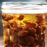 فوائد مذهلة لتناول الزبيب المنقوع صباحاً