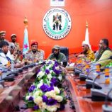 الوالي والمشوشي يناقشان مع مشايخ وأعيان مديرية مودية تحديات مكافحة الإرهاب”