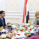 وزير الدفاع يلتقي سفيرة المملكة المتحدة بالعاصمة عدن