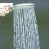 أيهما أفضل… الاستحمام ليلاً أم نهاراً؟