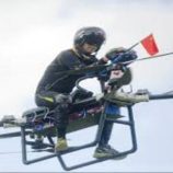 اختراع “دراجة السماء” يحدث ثورة في عالم النقل الشخصي