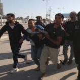 حماس والجيش الإسرائيلي يعلقان على استهداف فلسطينيين أثناء توجههم لاستلام مساعدات في رفح