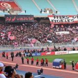 “قصة مؤثرة”.. هروب طفل من منزل والديه بسبب نادي الإفريقي التونسي