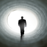 هل أصبح الخلود قاب قوسين؟.. عالم يربك الأوساط العلمية بتنبؤ مذهل