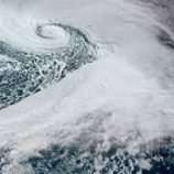 الإعصار إريك يشتد قوة قبل وصوله إلى المكسيك