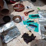 القبض على مروج مخدرات بعد تفتيش منزله في المكلا