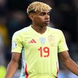 “لو كنت مكان والده لصفعته”.. نجم برشلونة السابق يوجه نقدا لاذعا للامين جمال (فيديو)