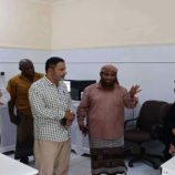 رئيس انتقالي أبين يتفقد مركز أبحاث الكود الزراعي ويشيد بجهود إدارته