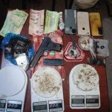 القبض على عصابة مسلحة تروج الحشيش في فوة