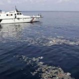 إندونيسيا توقف مؤقتا البحث عن 30 مفقودًا بعد غرق عبارة