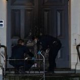 فرار المصلين بعد إضرام النار في باب كنيس يهودي بملبورن الأسترالية (صور + فيديو)