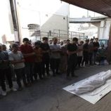 تصعيد إسرائيلي عنيف في قطاع غزة يسفر عن مقتل 32 فلسطينيا بينهم أطفال ونساء