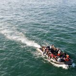 اليونان.. إنقاذ أكثر من 500 مهاجر قبالة جزيرة جافدوس