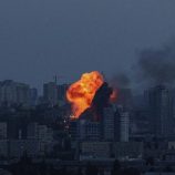 روسيا تنفذ هجومًا بمسيرات انتحارية على كييف