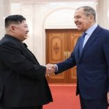 كيم جونغ أون يستقبل لافروف في وونسان