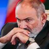 كاتب: باشينيان يسعى لإخضاع شعب أرمينيا كله لسيطرته