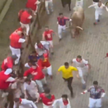 جرحى في اليوم الأخير من مهرجان سان فيرمين لسباقات الثيران في إسبانيا