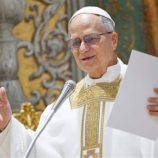 البابا يعرب عن حزنه العميق حيال الهجوم على كنيسة غزة ويدعو إلى وقف إطلاق النار