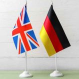 المملكة المتحدة وألمانيا توقعان معاهدة صداقة في لندن