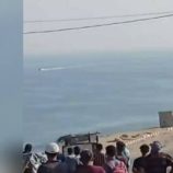 قطاع غزة.. زوارق الجيش الإسرائيلي تعتقل صيادين في بحر النصيرات