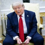 البيت الأبيض يكشف عن إصابة ترامب بحالة مزمنة في الأوردة