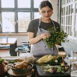 “عشبة توت عنخ آمون”.. كنز صحي في مطبخك!