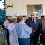 الرئيس الزُبيدي يتفقد سير الأعمال الجارية لإعادة تشغيل مصافي عدن