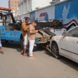 تواصل حملة رفع السيارات المتهالكة من شوارع المنصورة