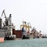 هجوم حوثي يتسبب بأضرار جسيمة لسفينة قبالة الحديدة