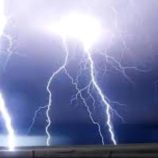 مركز الأرصاد يحذر من أمطار رعدية ورياح قوية على السواحل والمرتفعات