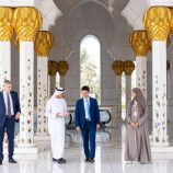 نائب رئيس الوزراء المولدوفي يزور جامع الشيخ زايد الكبير