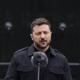 الرئيس الأوكراني يؤكد: ينبغي توسيع برنامج التجنيد في البلاد