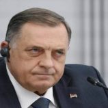 لجنة الانتخابات البوسنية تسحب صلاحيات رئيس صرب البوسنة